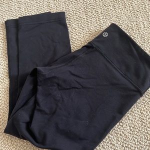 Ladies size 6 LuluLemon cropped leggings